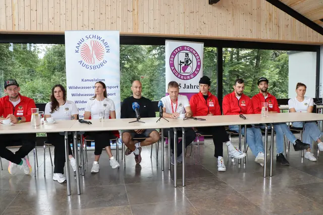  von links: Stefan Hengst, Elena Lilik, Ricarda Funk, Fabian Dörfler, Klaus Pohlen, Noah Hegge, Sideris Tasiadis, Hannes Aigner und Emily Apel 

(Hengst-KR Hamm. Lilik-Funk*-Hegge-Tasiadis-Apel, Kanu Schwaben, Aigner AKV Augsburg *KSV und KSA) | Foto: Marianne Stenglein
