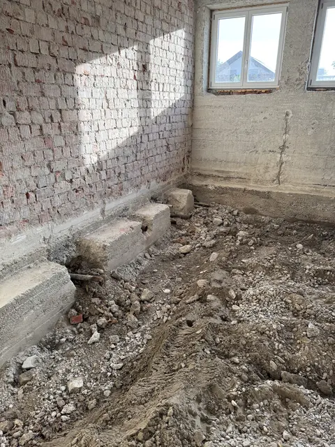 Entkernung der Grundschule Nordendorf durch Ehrenamtliche. | Foto: Tobias Kunz