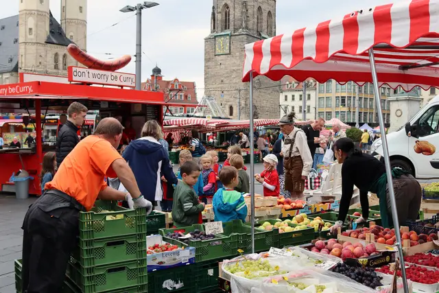 Es gibt sie noch, großzügige Händler.
Jedes Kita-Kind, einen Apfel