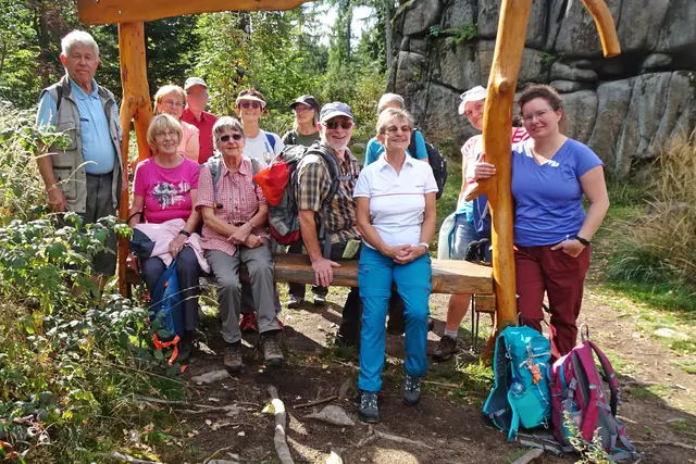 Wandergruppe an der Großen Teufelsmühle