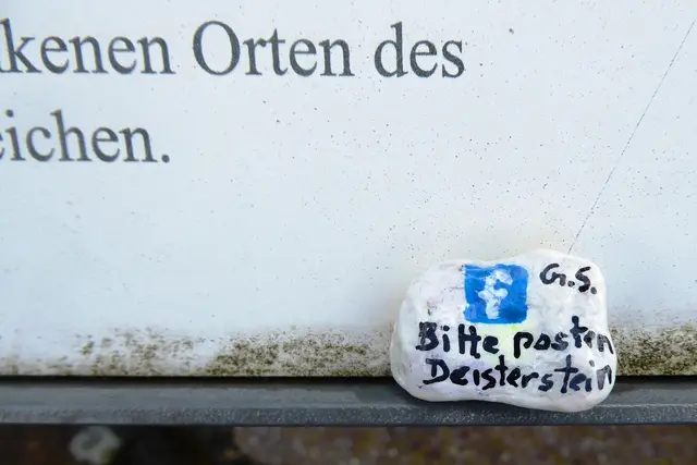 Die Rückseite des Deistersteins am Fundort.