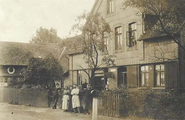 Schuhmacher Claus-Haus, Kurze-Kamp-Straße 1 (heute Böckerstraße), um 1913.