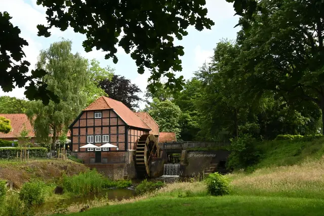 Mühlen in Niedersachsen (Foto: Katja Woidtke)

Idylle an der Klostermühle in Hude  | Foto: Katja Woidtke
