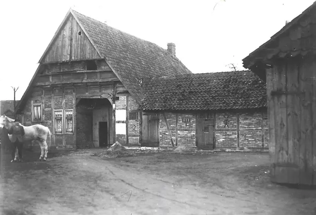 Brinksitzerhof 43, Rahlfs, Dreihornstraße 7/Ecke Gernsstraße, um 1941.