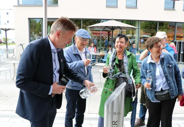 Der Platz der Städtepartnerschaften hat einen eigenen Trinkwasserbrunnen.