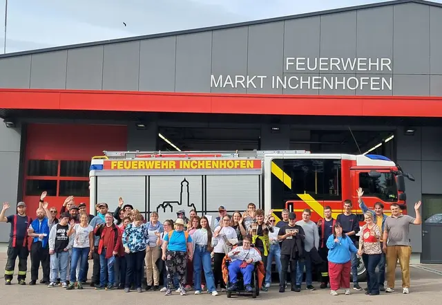 Am Samstag, den 13. September, durfte der Club der Offenen Hilfen der Lebenshilfe Aichach-Friedberg einen spannenden Ausflug zur Feuerwehr Inchenhofen unternehmen.  | Foto: Bettina Schindele