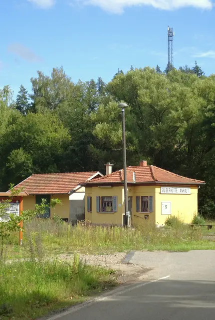 der Bahnhof der Selketalbahn in Silberhütte, auch er stand bis Mitte Fenster am 13.04.1994 unter Wasser