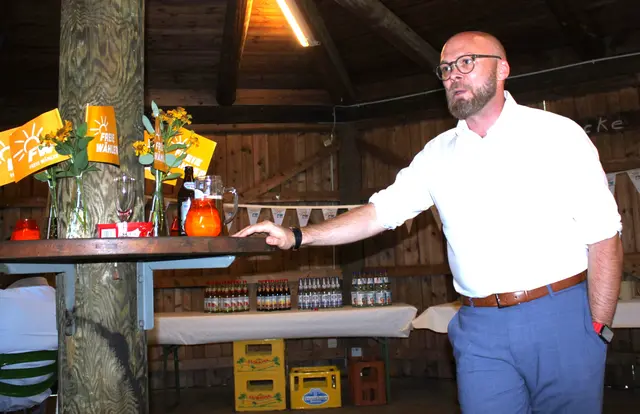 Digitalminister Fabian Mehring informierte die Sommerfestbesucher über seine Tätigkeit in München. | Foto: Peter Heider