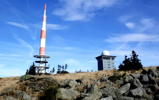 Nach oben geht der Blick auf das Ziel,...