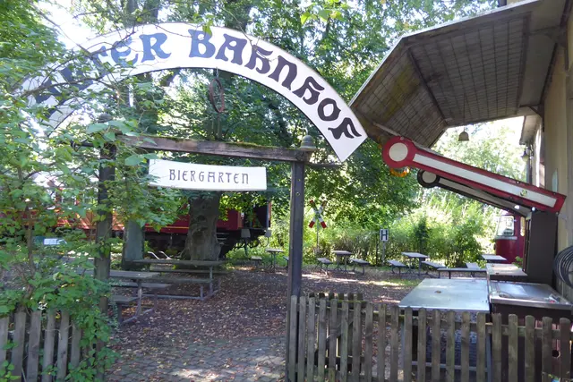 Eingang zum Biergarten.