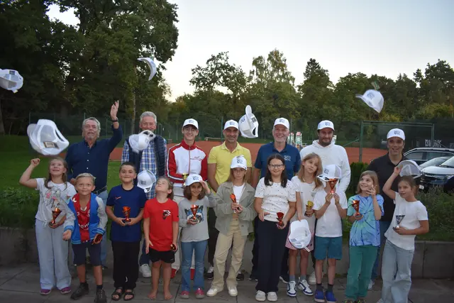 Große Freude bei den Siegern der Vereinsmeisterschaften des TCR | Foto: Julia Käufler
