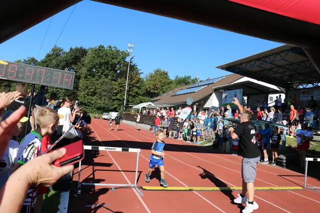 Der schnellste Bambini auf der Stadionrunde