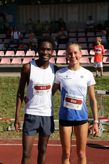 Geofrey Lwigo in 20:39 Minuten und Magdalena Mayer in 22:19 Minuten gewannen den Volkslauf der Erwachsenen in den Kategorien Ü18M und Ü18W. Mit Ihrer Zeit wurde Magdalena Mayer Gesamtdritte nach Tobias Finsinger der 22:03 Minuten ins Ziel brauchte.