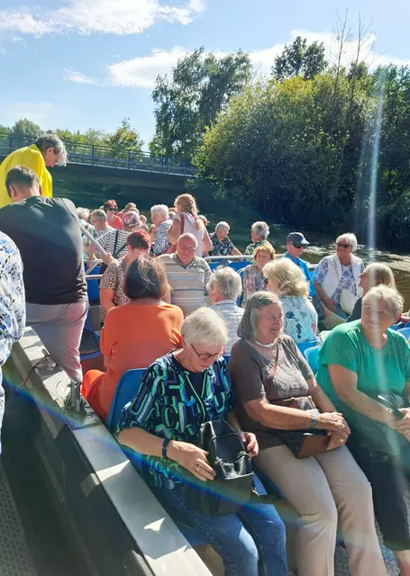 AWO bei der Kahnfahrt auf der Ise