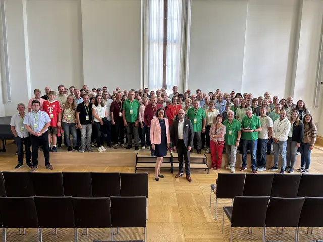 Die Gäste freuten sich über den Austausch mit Staatsminister Dr. Fabian Mehring und Landtagspräsidentin Ilse Aigner | Foto: Elias Braun