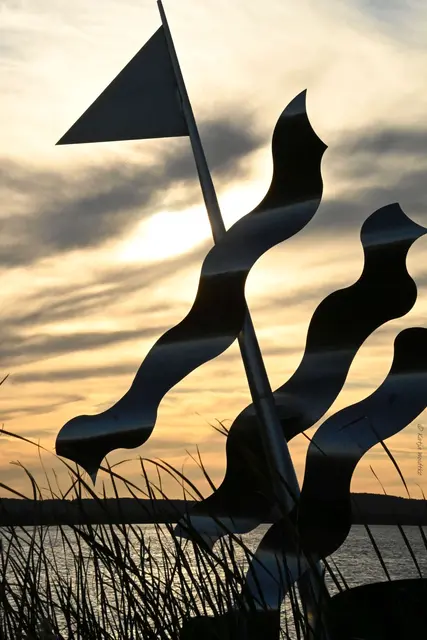 Rund ums Steinhuder Meer (Foto: Katja Woidtke)

Abendstimmung an der Promenade in Steinhude - "Undines Traum" von Hans-Jürgen Zimmermann | Foto: Katja Woidtke