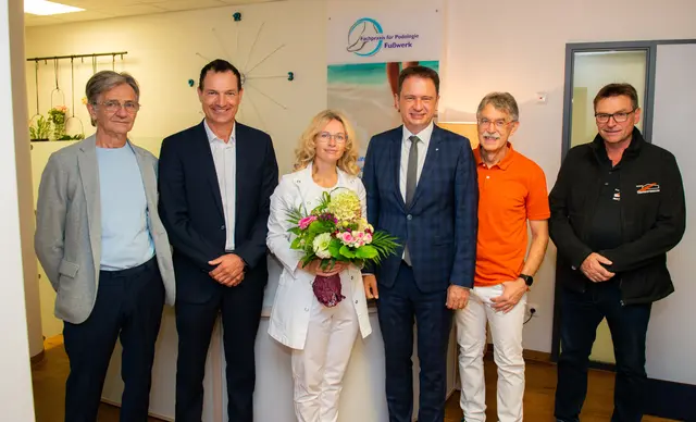 von links: Joachim Hien, Daniel Grimminger, Alena Dann, Oberbürgermeister Frank Kunz, Alois Haggenmüller, Günter Schwertberger | Foto: Jan Koenen / Stadt Dillingen 