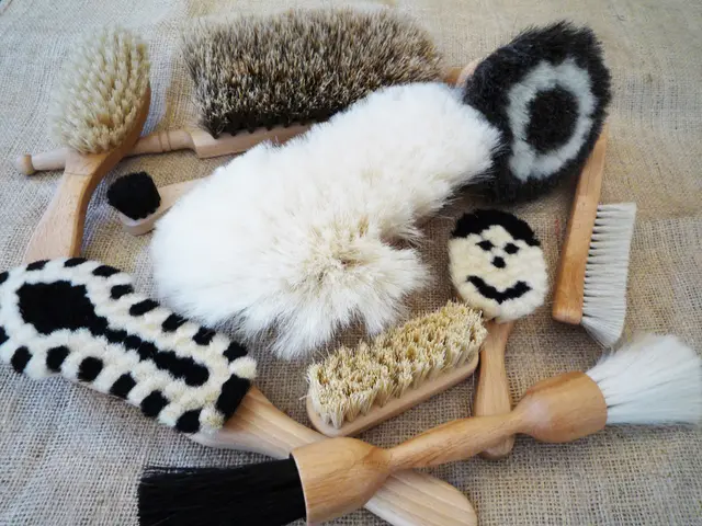 Kunsthandwerkermarkt in der Kongresshalle Augsburg - Beispiel Bürsten | Foto: myheimat