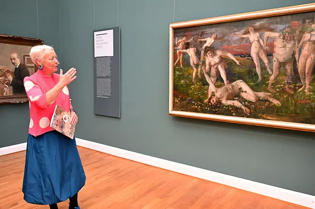 Museumsdirektorin Prof. Dr. Katja Lembke bei einem Presserundgang