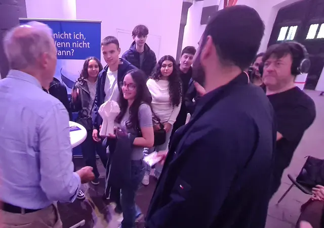 Übergabe 3. Preis durch Roberto Fabian …