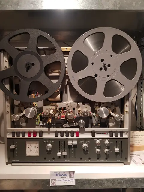 Um diese Marke geht es hauptsächlich im Vortrag von Reinhold Mayer. Revox - dieses Gerät stammt ebenso vom Tonstudio Walter Klaus aus Donauwörth.