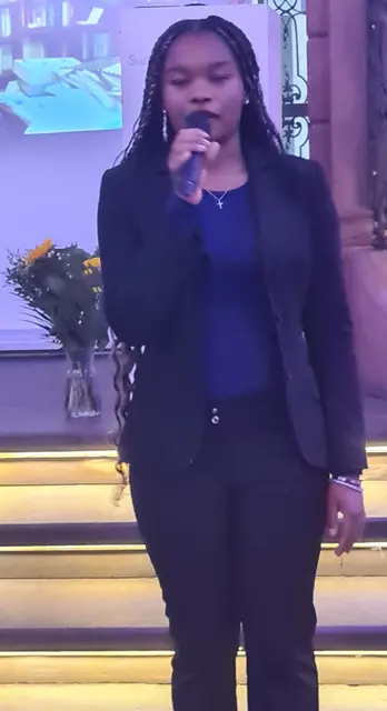 Erine, Liebigschule mit begeisterndem A Cappella Gesang …