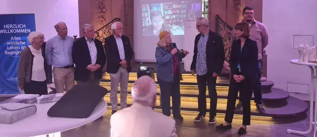 Förderer und Ausrichter von Projekt und Veranstaltung (v. l. n. r.) Pfarrerin Susanna Faust Kallenberg 1. Vorsitzende GCJZ, Roberto Fabian, Vorstandsmitglied GCJZ | Leiter Jüdische VHS, Pfarrer Rolf Glaser Dekan Frankfurt Höchst, Rolf W. Sirsch, Generalsekretär i. R Deutscher Koordinationsrat GCJZ, Petra Kunik Egalitären Minjan der Jüdischen Gemeinde | 1. Vorsitzende GCJZ, Hans Robert Hiegel, Ministerin Heike Hofmann, Matthias Kaiser Gründungsmitglied Verein Die drei Ringe e. V.