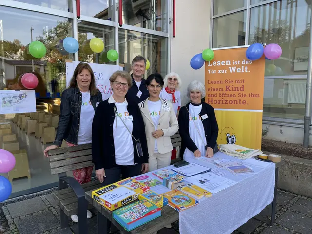 Die Marburger Initiative "MENTOR - Die Leselernhelfer Region Marburg-Biedenkopf e.V." war mit einem Stand und Lesungen ihres Schirmherrn, dem Autor Andreas Steinhöfel, präsent. | Foto: Inger Maisch, Mentor e.V.