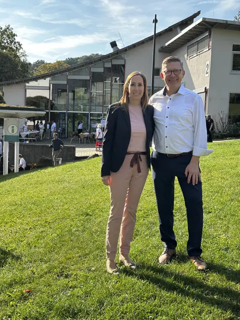 Die Schirmherrin des diesjährigen Kids Day, die Landtagspräsidentin des Hessischen Landtages Frau Astrid Wallmann, besuchte mit dem Landtagsabgeordneten Dirk Bamberger dieses große  Event für Kinder! | Foto: Rotary Club Marburg