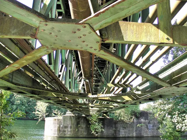 Die ehem. Eisenbahnbrücke am Baldeneysee