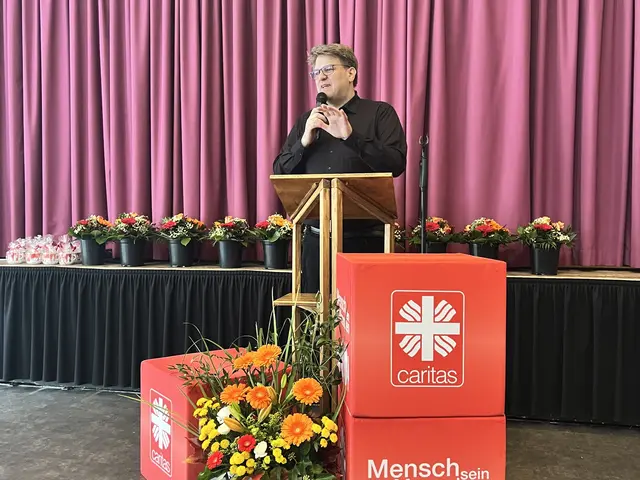 Nach dem Gottesdienst fand im Pfarrzentrum St. Jakob die Feierstunde zu Ehren der langjährigen ehrenamtlichen Mitarbeitenden statt. | Foto: Sabine Tyroller