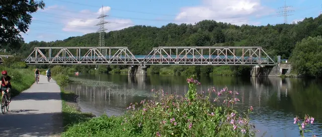 Brücke über den Leinpfad an der Ruhr