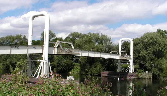Fußgängerbrücke über der Ruhr in Essen