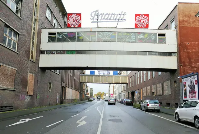 wenn man früher unter ihr durchfuhr, hatte man den Geruch von frischem Zwieback im Auto - Firmengeschichte in Hagen