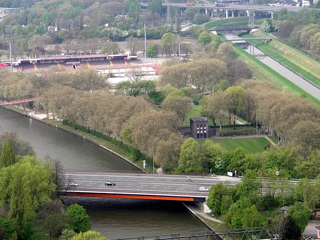 Brücken über den Rhein-Herne-Kanal und über die Emscher in Oberhausen