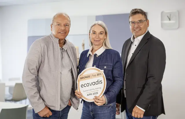 Sigel wurde erneut mit Bronze im Nachhaltigkeitsrating EcoVadis ausgezeichnet. Hans Wiedemann, Patricia Köhler, Thomas Schuster (v.l.n.r.) und Michael Schramm (nicht auf dem Bild) begleiteten den Bewertungsprozess. | Foto: SIGEL GmbH