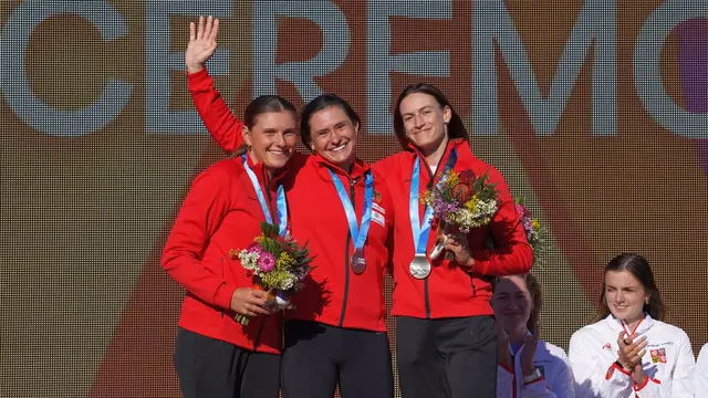 WM-Silber für Kajak-Damen-Team - herzlichen Glückwunsch aus Augsburg für die drei Kanu Schwaben Mitglieder - von links Emily Apel-Elena Lilik-Ricarda Funk | Foto: DKV Uta Büttner