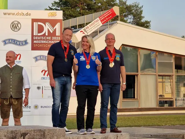Bronzemedaille für die Mannschaft mit dem Revolver .357 magnum v.r.n.l Dr. Thomas Lippok, Peggy Baier, Thomas Grein