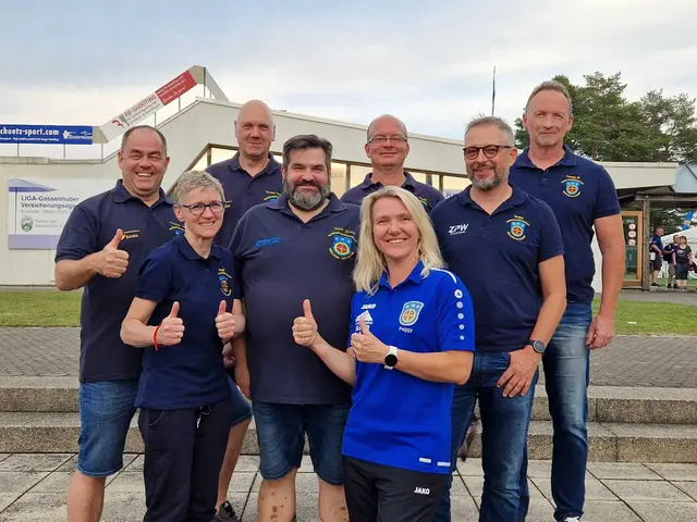 Die Dietesheimer Teilnehmer an den deutschen Meisterschaften des deutschen Schützenbundes in München.
v.r.n.l Thomas Grein, Dr. Torsten Lodderstedt, Dr. Thomas Lippok, Peggy Baier, Timo Zindel, Thomas Westerwald, Trainerin Margit Höller, Thomas Baier