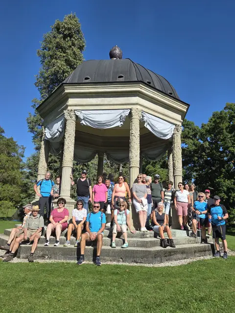 Ein Höhepunkt der Wanderung der Abteilung Alpin war die Besichtigung des Monopterus im Schacky-Park in Dießen.