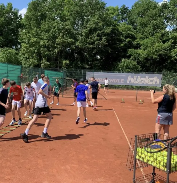 Tennisangebot der KGS Sehnde | Foto: (c) Tobis Falk / KGS Sehnde / FöVe der KGS