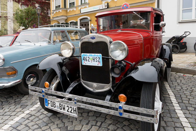 Fuggerstadt Classic 2025 - Boxenstopp in Friedberg - Auch die Oldtimerfreunde Friedberg stellten beeindruckende Fahrzeuge aus | Foto: FSeventfoto