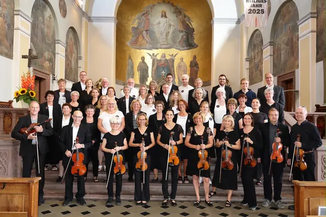 Kirchenchor St. Jakob und
Streicher des Collegium Musicum 
unter der Leitung von Monika Trinkl-Peters | Foto: Achim Lüders