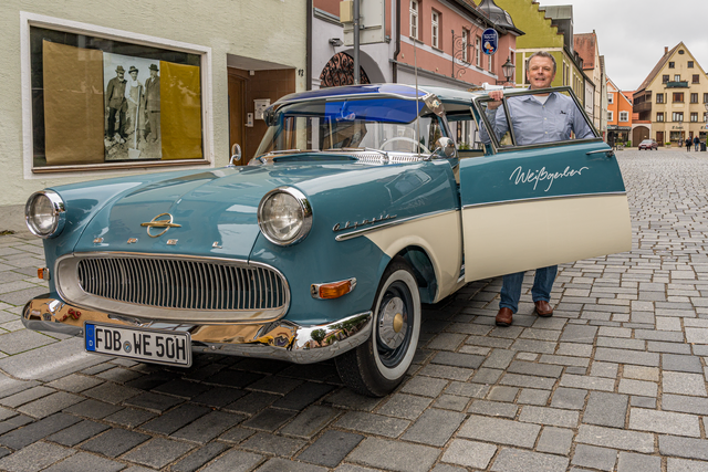 Fuggerstadt Classic 2025 - Willi Weißgerbers 'Oldtimer-Liebling" - von beliebten Altstadtbäcker gab es beste Franzbrötchen | Foto: FSeventfoto