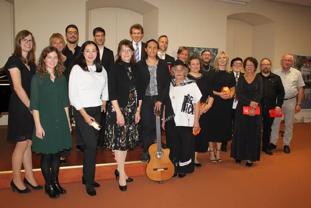 Die Lehrkräfte der Musikschule Wertingen begeisterten das zahlreiche Publikum mit virtuosen Momenten, mühelosem Zusammenspiel und emotionaler Tiefe.