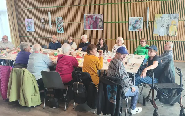 20 Seniorinnen und Senioren trafen sich am Weltseniorentag in der Begegnungsstätte du &amp; hier zum gemeinsamen Frühstück. | Foto: Ilona Kramer, 1. Vorsitzende Seniorenbeirat