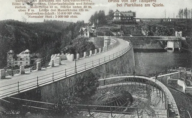 Talsperre Marklissa, erbaut zwischen 1901 und 1907, damals eine der größten Talsperren im Deutschen Reich.