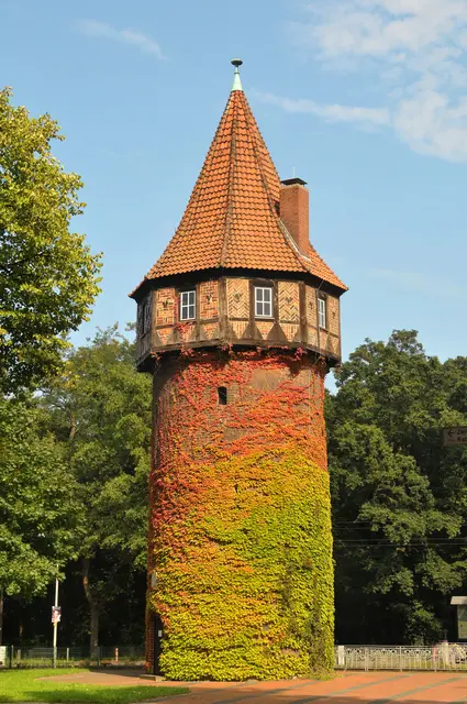 Der Döhrener Turm in alter Pracht