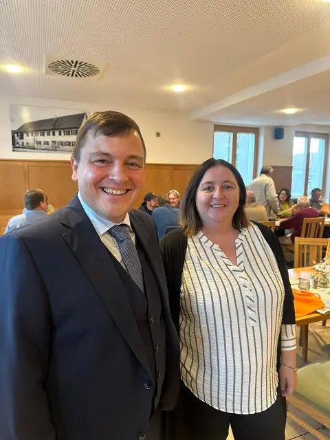 Spitzenduo bei den Freien Wählern Aichach und Ortsteile: Bettina Stief ist Bürgermeisterkandidatin und Dr. Marc Sturm kandidiert als Landrat. | Foto: Jacqueline Tautscher