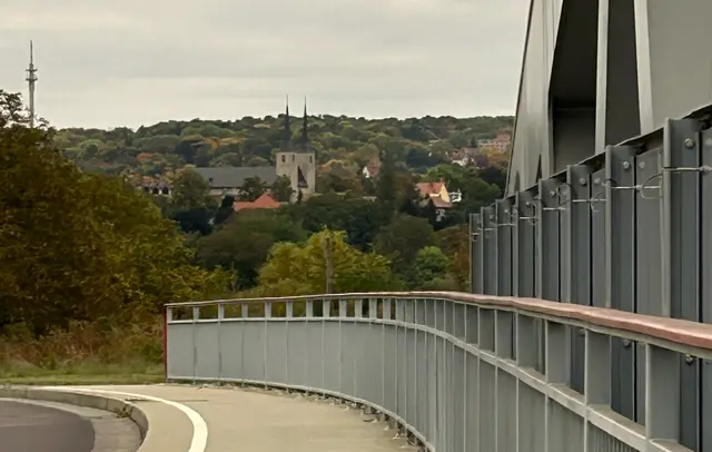 Stadtgebiet in Sicht, Blick auf die Moritzkirche.